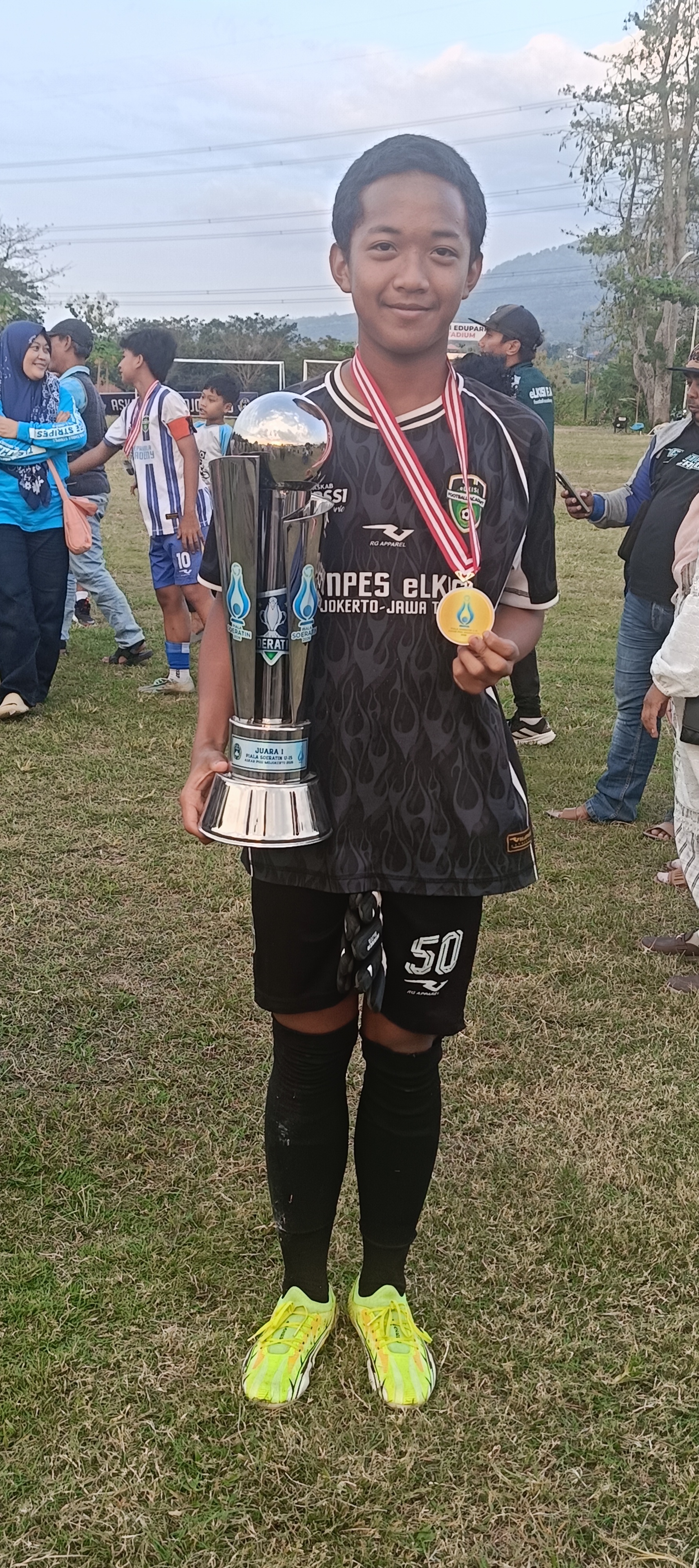 Mighrob Fakhri Ananda, Siswa Kelas 9 SMPN 1 Mojosari Ikut Ukir Kemenangan Juara Bersama eLKISI FA U-15
