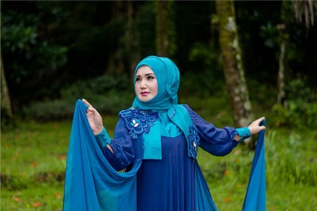 Evi Tamala dan Lilin Herlina Semarakkan Sholawat HUT ke-81 RI di Dusun Ngetrep Sedati Ngoro